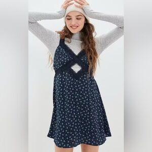 AE FLORAL MINI DRESS W/ LACE